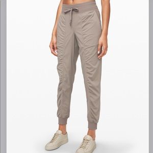 Lululemon|Dance Studio Jogger| size 0 carbon dust